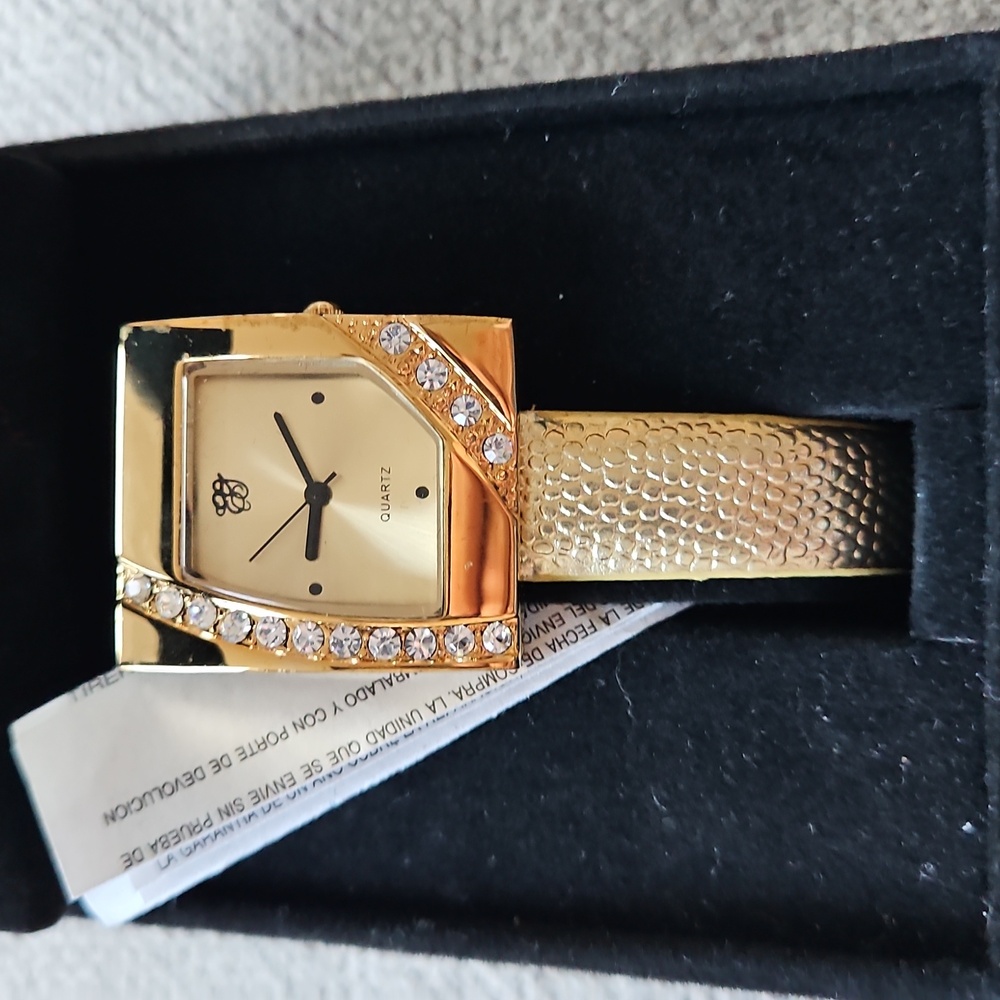Vintage Elizabeth Taylor White Diamonds Elegant Gold Women's Quartz Watch